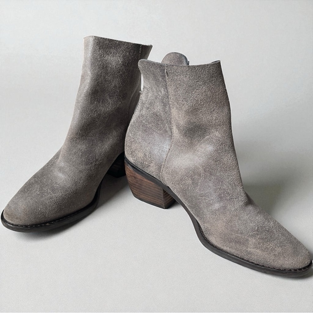 Lucky Brand Kaiya Taupe Distressed Suede Leather Ankle Boots Western Cowgirl 8